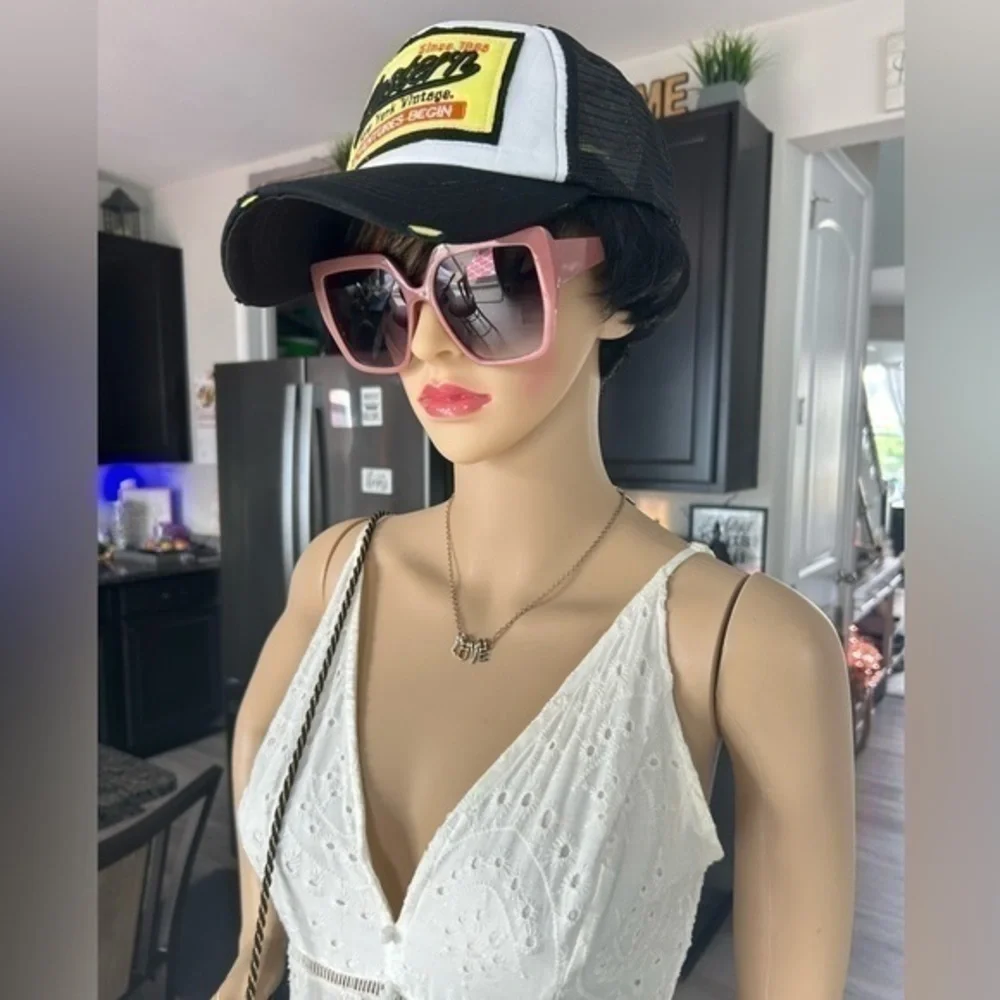 โจNWT Mauve Blush Pink Statement Oversized square framed sunglasses ๐ sunshades - Picture 10 of 14